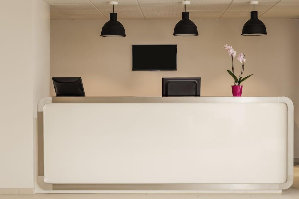 Aparthotel Adagio Access Republique 3*